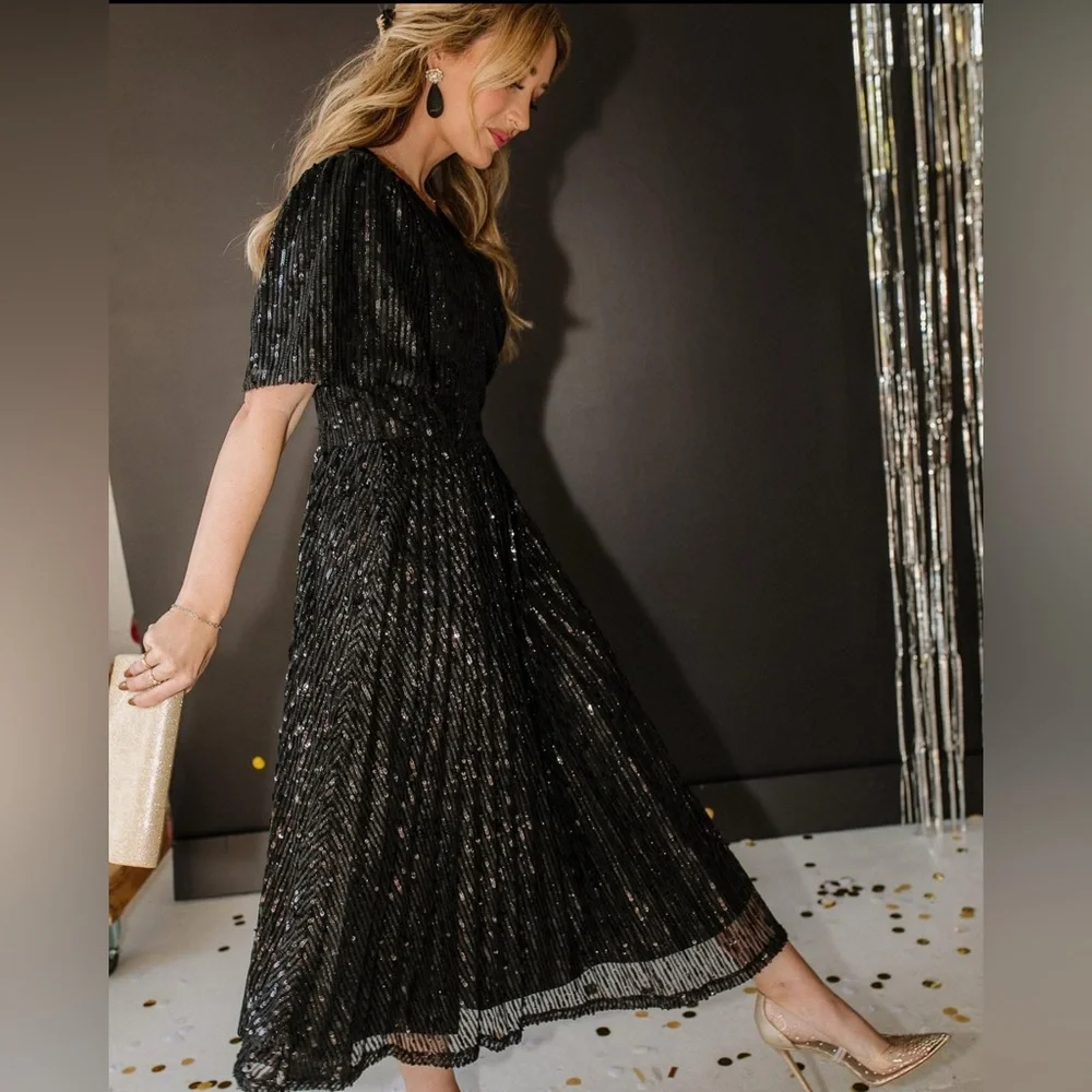 Ivy City Co Elegant Black Midi Dress - Picture 3 of 8